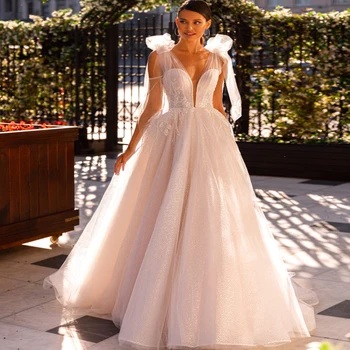 Классические свадебные платья, Сексуальный глубокий V-образный вырез, иллюзорные рукава, Открытая спина, свадебное платье трапециевидной формы со стреловидным шлейфом.