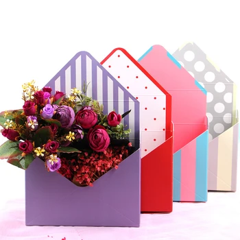 Складной конверт Коробка для цветов Картонная бумажная упаковка Подарочные коробки Цветочные корзины Коробка конфет из крафт-бумаги для свадьбы на День Святого Валентина