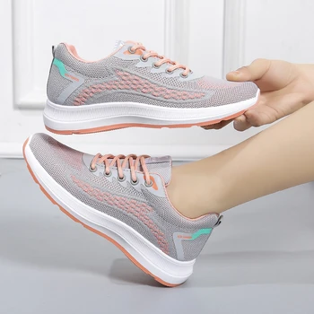 Женская весенне-осенняя новая повседневная обувь 2023 года, подходящая по цвету Сетчатая Дышащая спортивная обувь на толстой подошве со шнуровкой для женщин