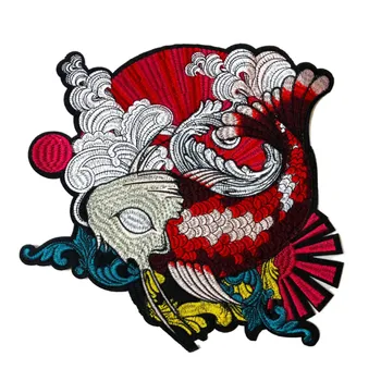 Нашивка с вышивкой японской рыбки Кои, пришитый утюгом Значок-аппликация, декор для поделок